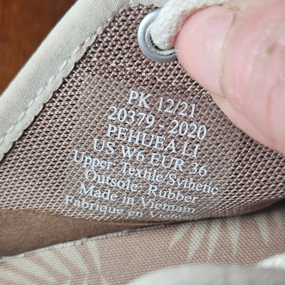OluKai Pehuea Li‎ Womens 6 Grey Taupe Mesh Lace Up Sneakers 20379-2020